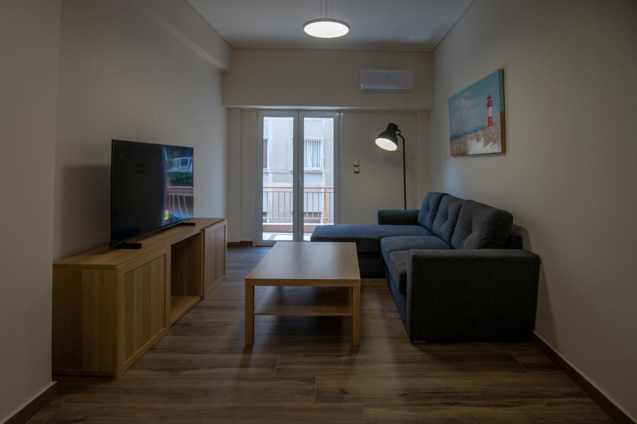 Max Blue Apartment, A Stay Like No Other Pireusz Kültér fotó
