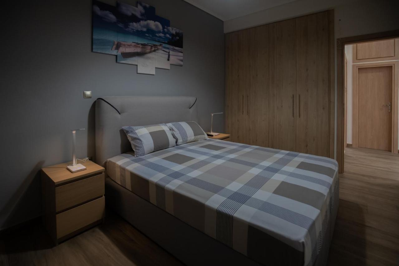 Max Blue Apartment, A Stay Like No Other Pireusz Kültér fotó