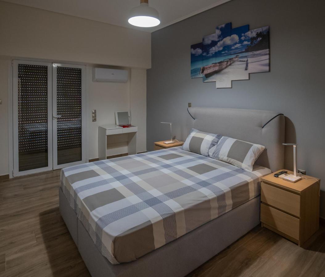 Max Blue Apartment, A Stay Like No Other Pireusz Kültér fotó