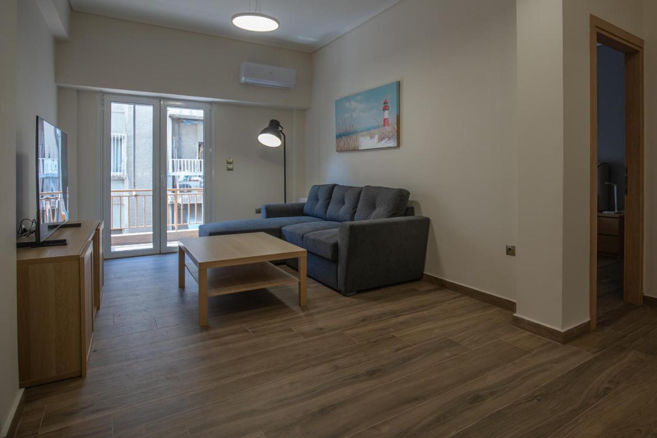 Max Blue Apartment, A Stay Like No Other Pireusz Kültér fotó
